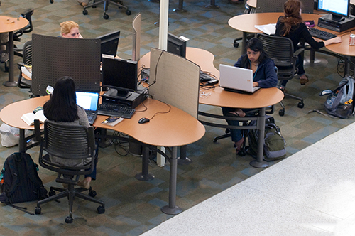 Computer stations for individual study in Davis Library Information Commons