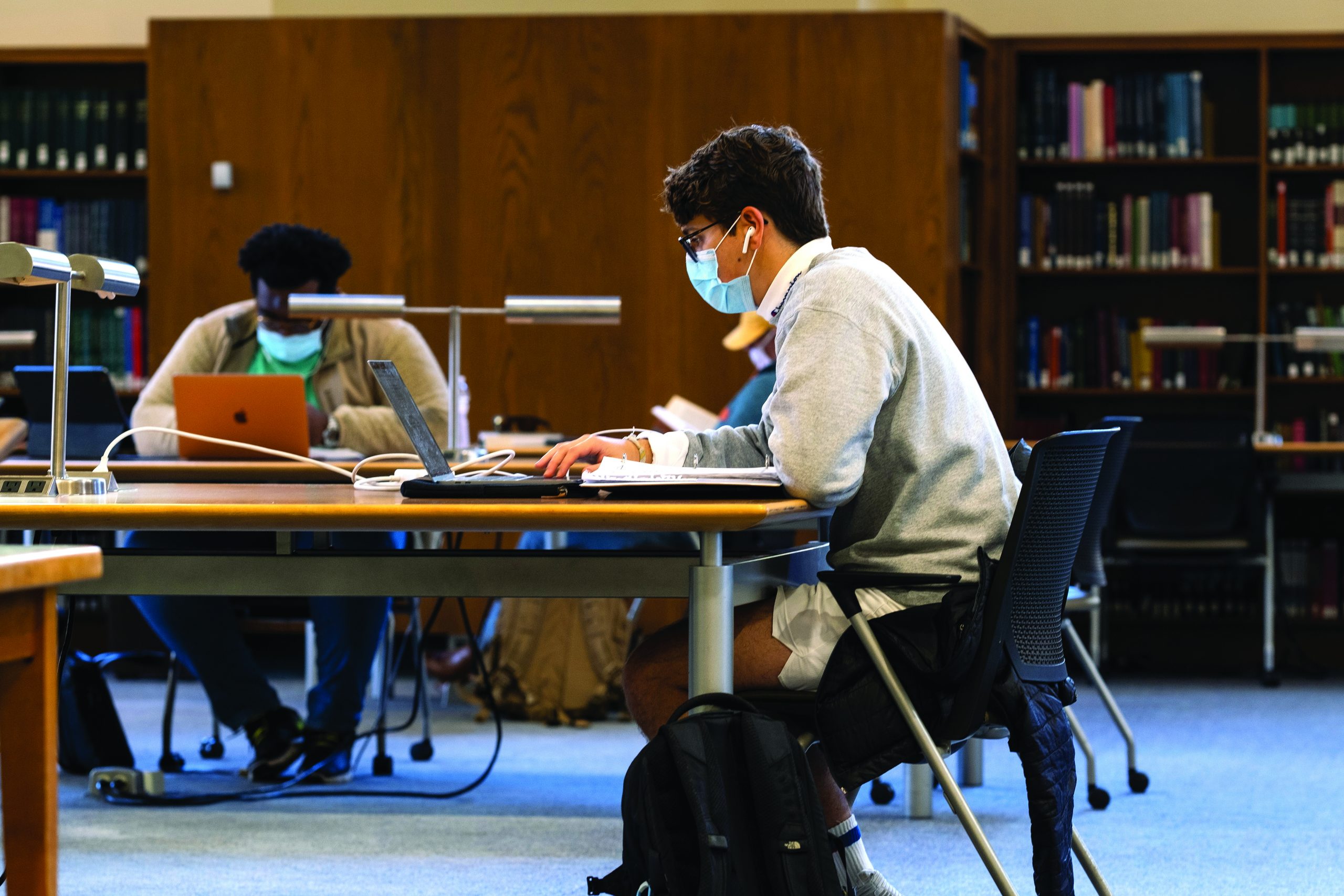 Students study in Davis Library on the campus of the University of North Carolina at Chapel Hill. November 19, 2020. (Jon Gardiner/UNC-Chapel Hill